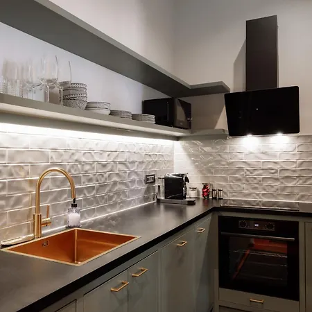 Apartment Main Square &