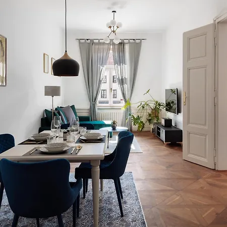 Apartament Main Square & *