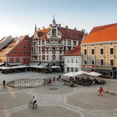 Main Square Rooms Appartement Maribor
