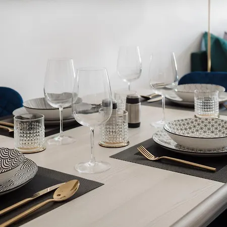 Apartment Main Square & *