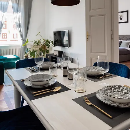 Apartament Main Square & *