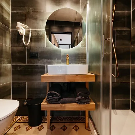 Apartment Main Square & *