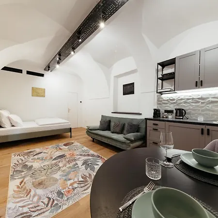 Main Square & Apartament *