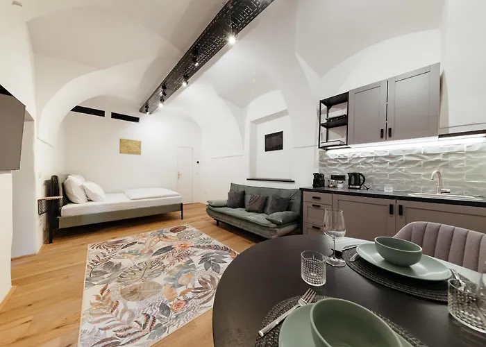 Main Square Rooms Appartement *